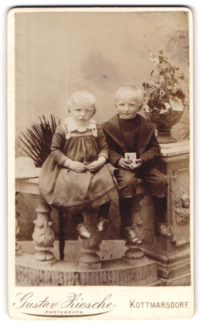 Photograph Gustav Ziesche, Kottmarsdorf, two siblings in the Sunday state