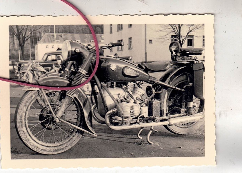 PHOTO PHOTO CAR AUTOMOBILES MOTORCYCLE BRAND TO DETERMINE
