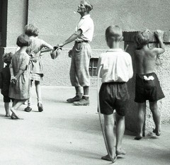 Vienna, Wien, Musicians in the courtyard of the apartment building, by Eduard PE