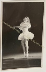 orig. Photo postcard dancer dance woman lady girl around 1940 ballet pretty beautiful