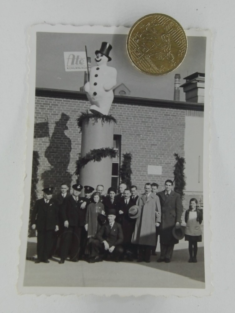 Photo Civilians in Front of Company «Ate Refrigeration Systems» Advertising Snowman 1950s