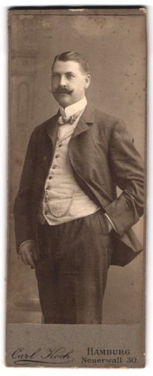 Photography Carl Koch, Hamburg, Neuerwall 30, portrait fashionably dressed gentleman