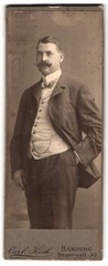 Photography Carl Koch, Hamburg, Neuerwall 30, portrait fashionably dressed gentleman