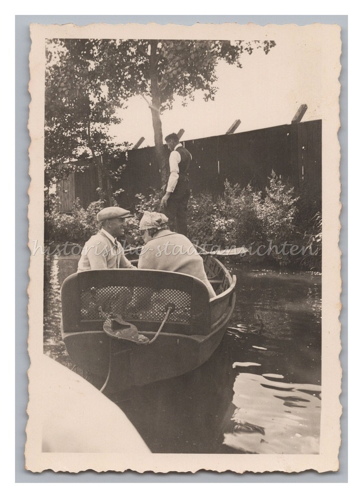 Barge ride on the ball – leisure – old photo 1930s