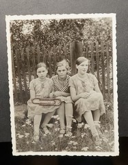 Photo portrait Ansbach Franconia children girl meadow view garden picture model old