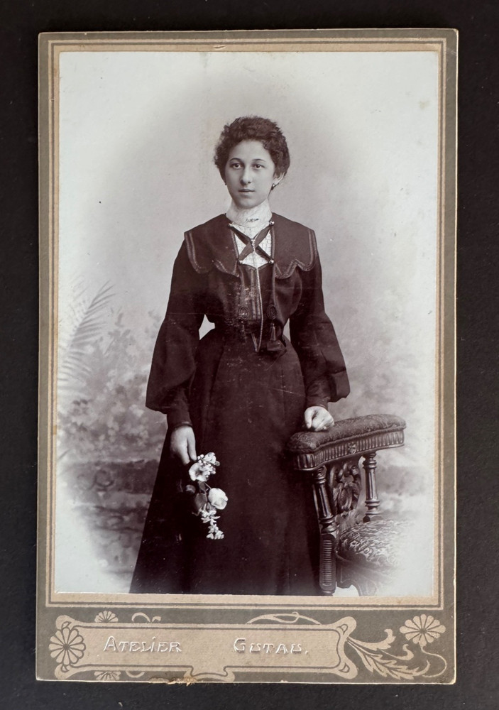 Cabinet Photo Young Lady with Flowers, Gutau Upper Austria c. 1895-1905 (39)
