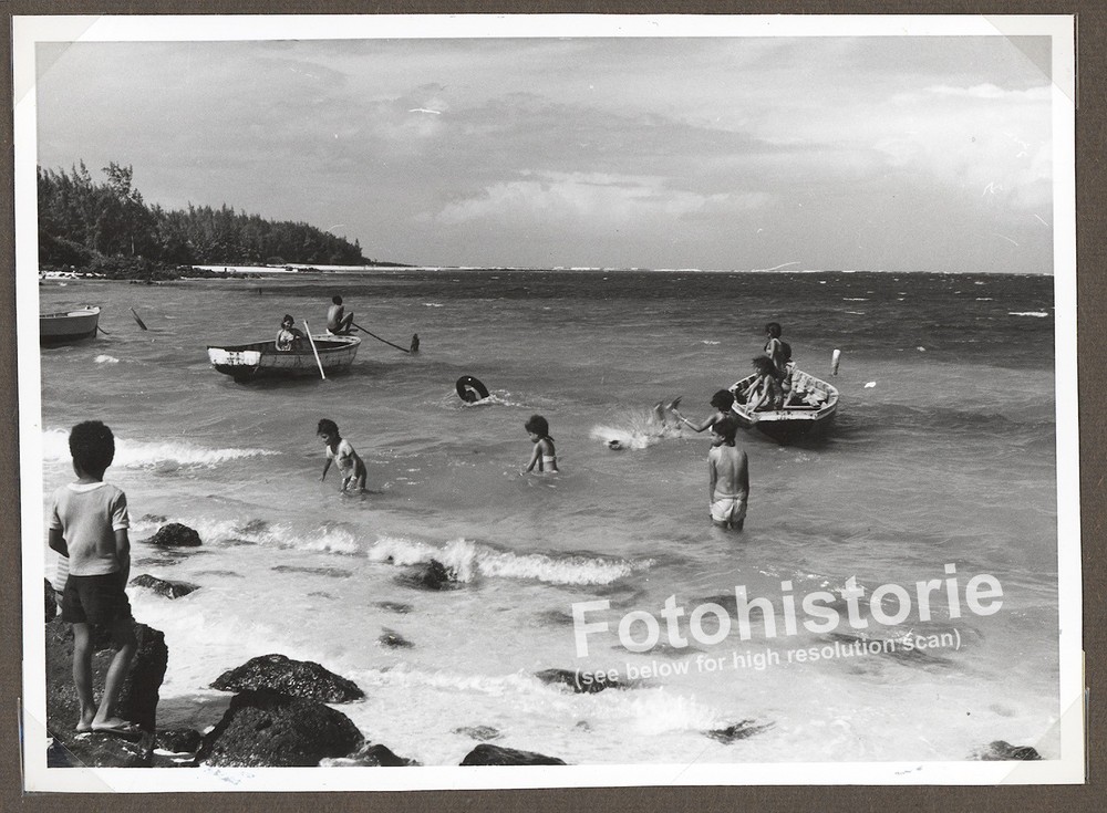 Photo Mauritius Children Sea Boats Bathing 1960s Africa Scene