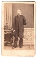 Photograph F. Tellgmann, Mühlhausen I. Th., Man Portrait with Elegant Table