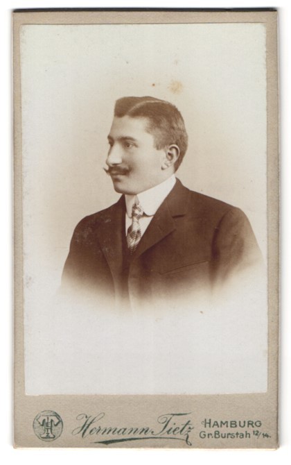 Photograph Hermann Tietz, Hamburg, size Burstah 12-14, portrait elegant gentleman m