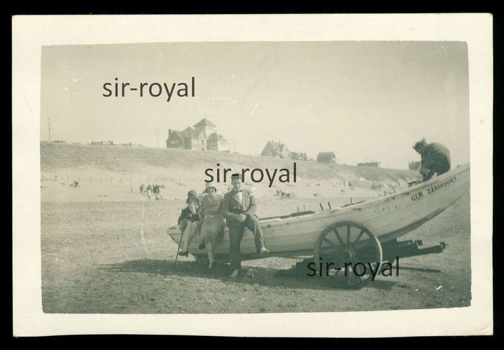 Zandvoort around 1930 – People on Rowing Boat on Beach – Netherlands – Photo 9x6cm