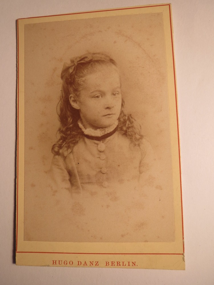 Berlin – November 1877 – Käthe Moser as Girl 9 3/4 Years Old Portrait / CDV