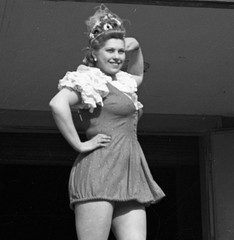 sexy girl on roller skates, world-famous circus production, István ELEK and Ernő