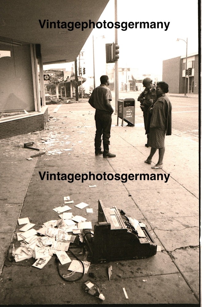 Z6910 Original Negative USA 1965 Los Angeles Watts Riots Watts Riots Race Riots