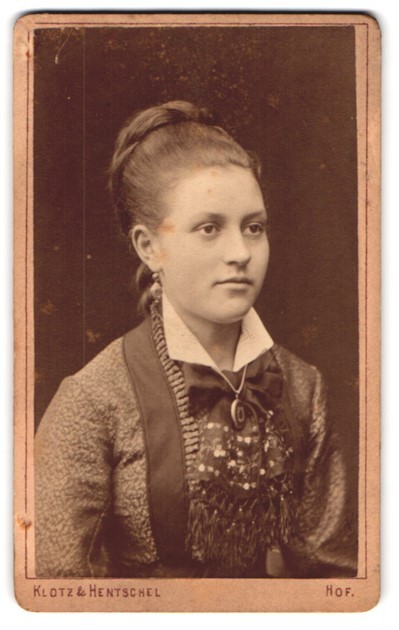 Photograph Klotz & Hentschel, Hof, Portrait of a Young Woman CDV / Cabinet Photo