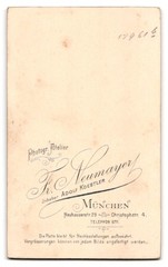 Photograph Franz Neumayer, Munich, Neuhauserstraße 20, woman with flower in H
