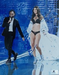 LILY ALDRIDGE V.S. Model Hand Signed 8 X 10 Autograph GA COA