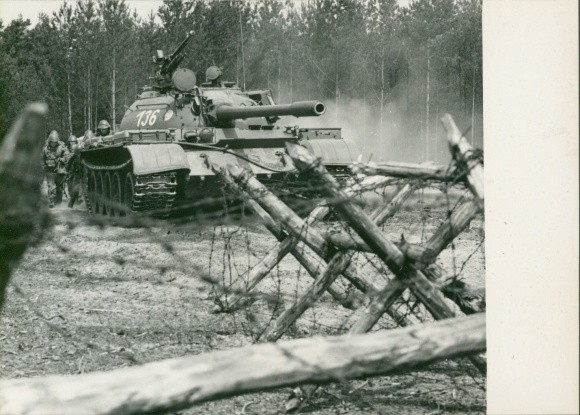 Photo maneuvers of the NVA, National People’s Army, GDR, Panzer 136,… – 11524501