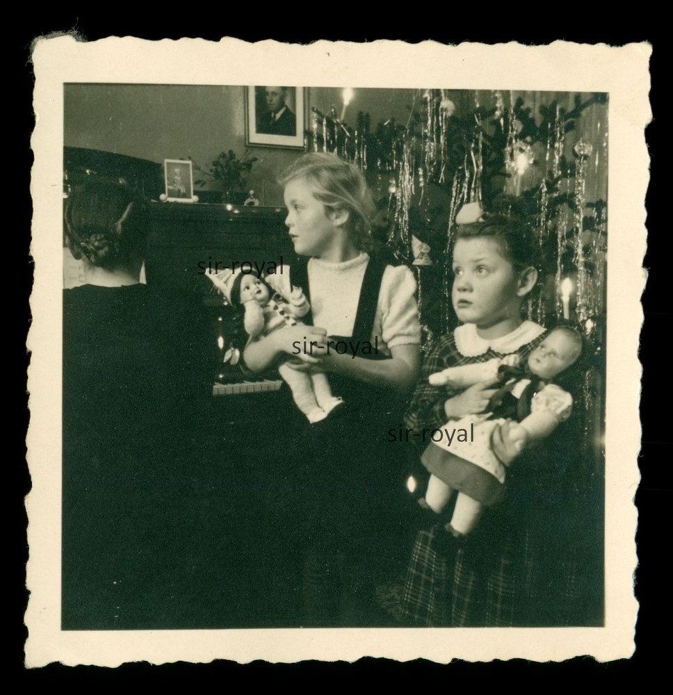 Nordballig 1948 – Girls with Dolls Making Christmas Music – 1940s – Photo 6x6cm