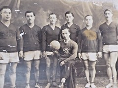 VINTAGE PHOTOGRAPH CALIFORNIA WIRE CLOTH COMPANY BASKETBALL TEAM EARLY 20TH CENT
