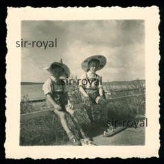 1958 – Two Boys in Leather Trousers with Sepplhut – 1950s – Photo 6x6cm