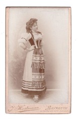 Beautiful CDV Photo around 1890, Pretty Lady in Costume, Bayreuth