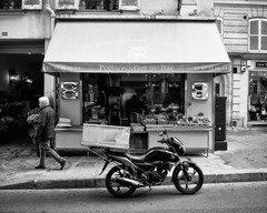 Fine Art Photography 5×7, 8×10, 11×14, 16×20 – Paris, France Street