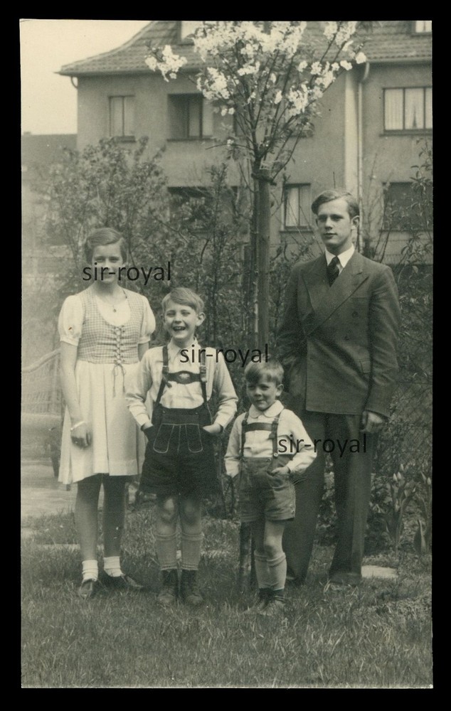 Dortmund 1942 – Family in the Garden at Zehnthof – 1940s – Photo 8x13cm