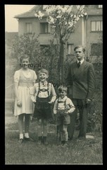 Dortmund 1942 – Family in the Garden at Zehnthof – 1940s – Photo 8x13cm