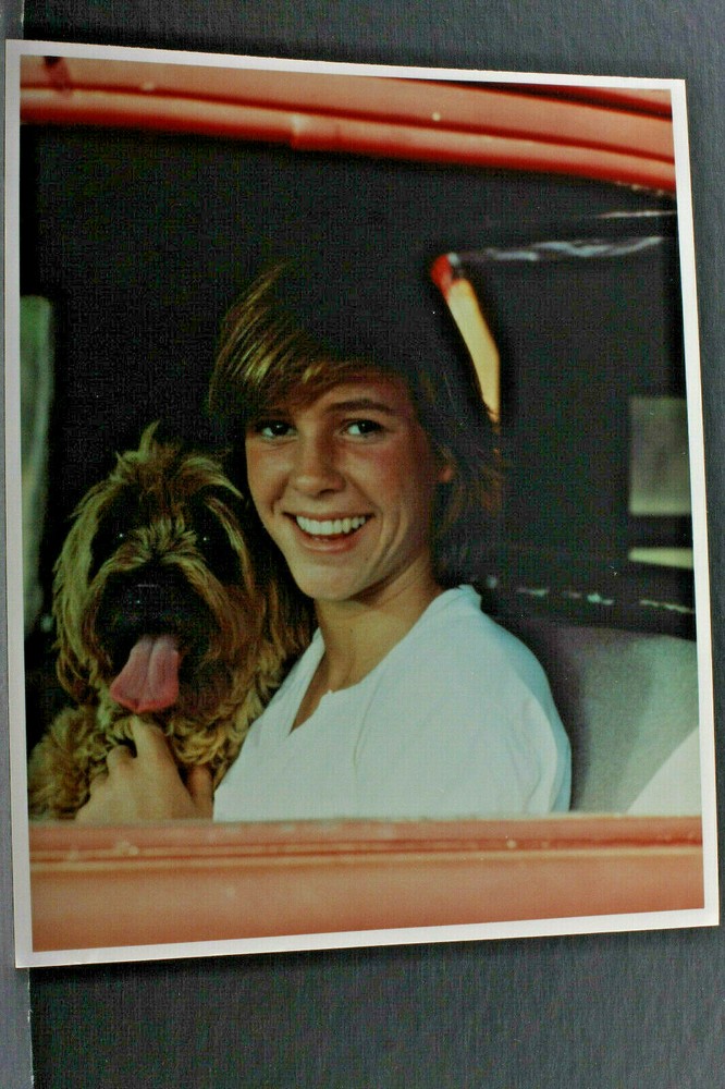 Kristy McNichol with Dog Head Shot – 8×10″ Photo Print-Vintage L1177G