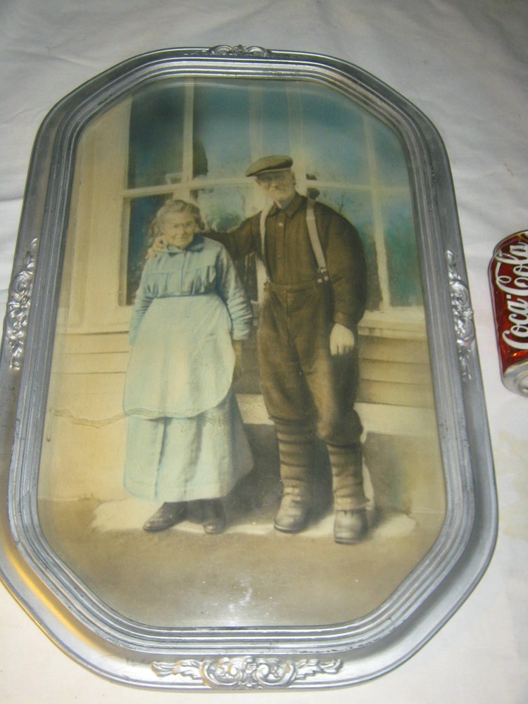 ANTIQUE COUNTRY GRANDMOTHER LADY WOOD CONVEX GLASS PICTURE PHOTO FOLK ART FRAME