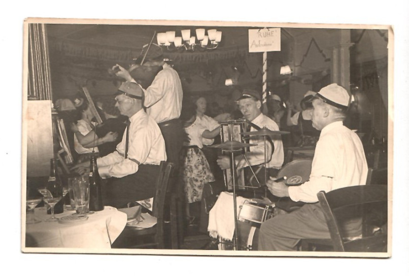 14312- Photo Postcard * Musician, Band * Restaurant * 1950s
