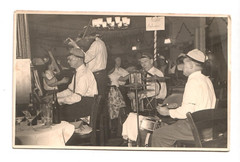 14312- Photo Postcard * Musician, Band * Restaurant * 1950s