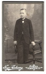 Photograph Hugo Schwerg, Pirna, Albertstr. 13, Portrait Cheeky Jack with Hat