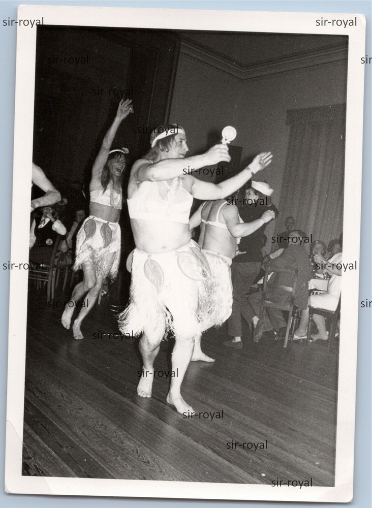 Semi Nude Men Dancing in Women Underwear Lingerie – Photo 7x10cm