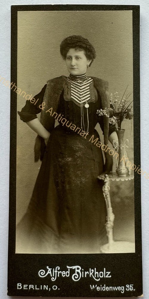orig. CDV photo photograph old picture woman lady fashion around 1890 Birkholz Berlin