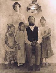 Hendrickson Original Photo SEPIA FAMILY PORTRAIT OF ALL GIRLS AND PAPA 11×14″