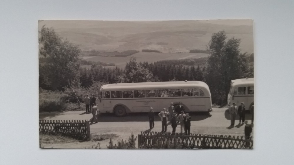Photo 32R1643 Vintage Bus circa 1950s approx 8x13cm