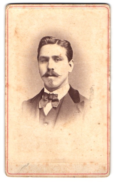 Photograph Carl Deiss, Waldshut, portrait elegant gentleman with moustache