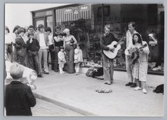 Street Musicians Music Guitar Vocal Streetlife Business – Vintage Photo 1970s