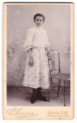 Photograph Carl Euen, Berlin-SW, Friesen-Strasse 14, portrait young lady in pretty