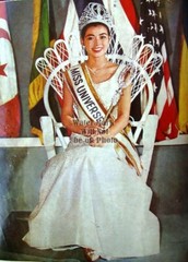 Miss Universe 1965 – Apasra Hongsakula-from Thailand-Press Photos #1-6 (8″X10″)