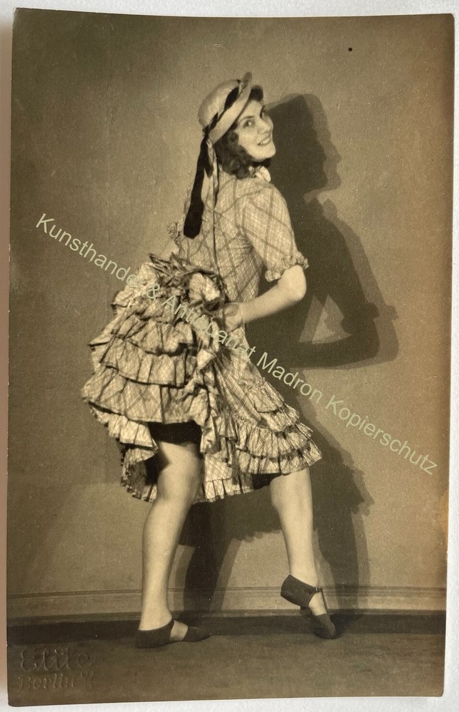 orig. Photo postcard girl woman lady dance dancer around 1929 dancing pretty beautiful Berlin