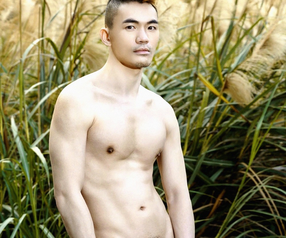 GAY INTEREST *SALE*- BP-210 ‘Guay Gue’ (lot of 5 images, 8×10) – male fine art