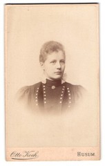 Photograph Otto Koch, Husum, Süderstrasse 152, portrait of a lady