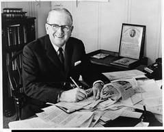 Norman Vincent Peale Photograph – Vintage Photo from 1966