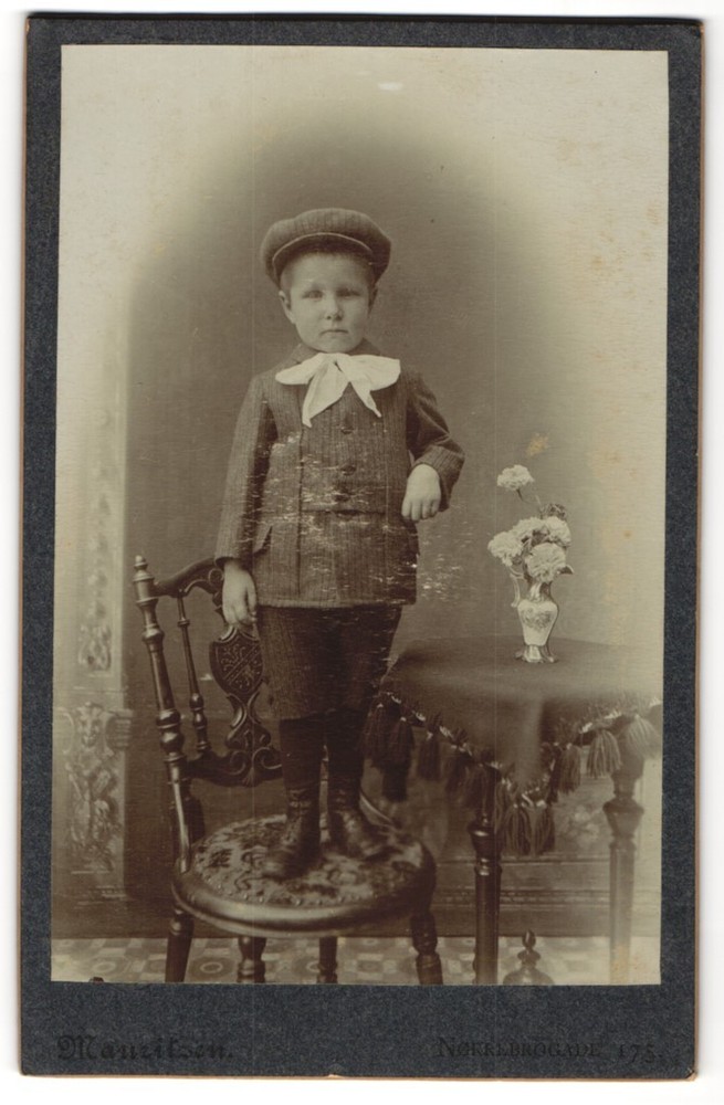Photograph Mauritzen, Norrebrogade 175, Little Boy in Fashionable Clothes