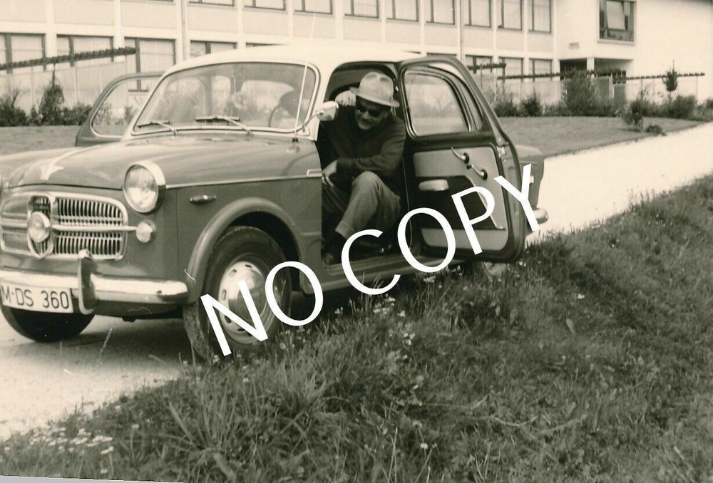 Photo Car License Plate M-DS 360 with Driver, Munich B1.42
