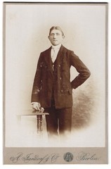 Photograph A. Jandorf & Co., Berlin-N., Brunnen-Strasse 19-21, portrait of young