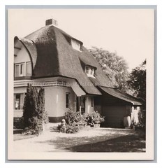 Harlem / Netherlands 1966 – Residential Thatched Roof – Old Photo 1960s