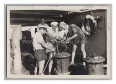 Beautiful Photo of Sailor Machinist at Work Professions Maritime – Old Photo